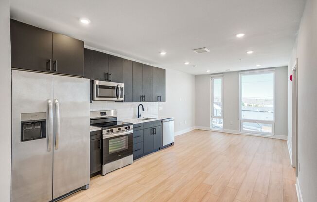 2 beds, 1 bath, 779 sqft, $1,750, Unit 105