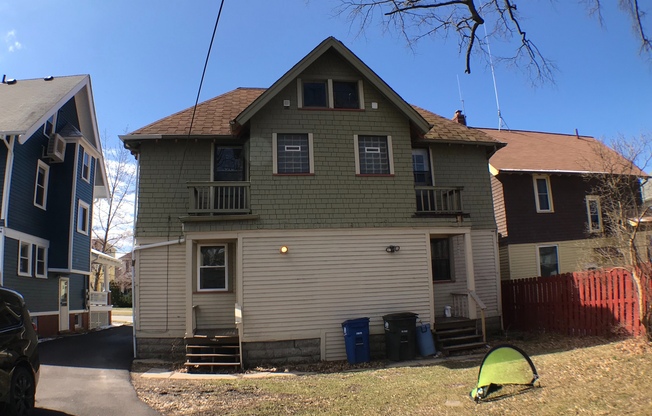1533-1535 Mars Avenue