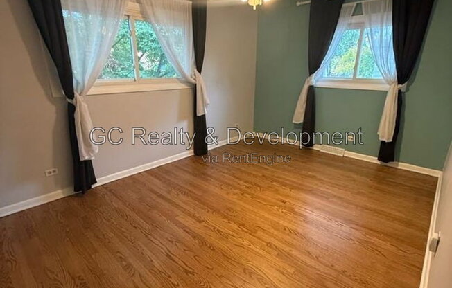 3 beds, 1.5 baths, 1,460 sqft, $2,495