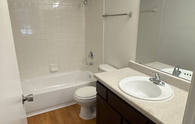 2 beds, 2 baths, 1,003 sqft, $1,120, Unit 3004