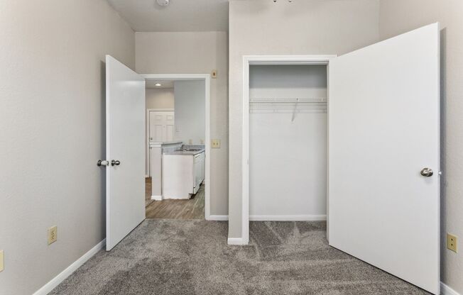 2 beds, 1 bath, 787 sqft, $1,082