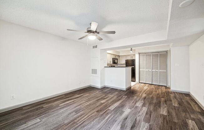 2 beds, 2 baths, 800 sqft, $1,595, Unit 3121