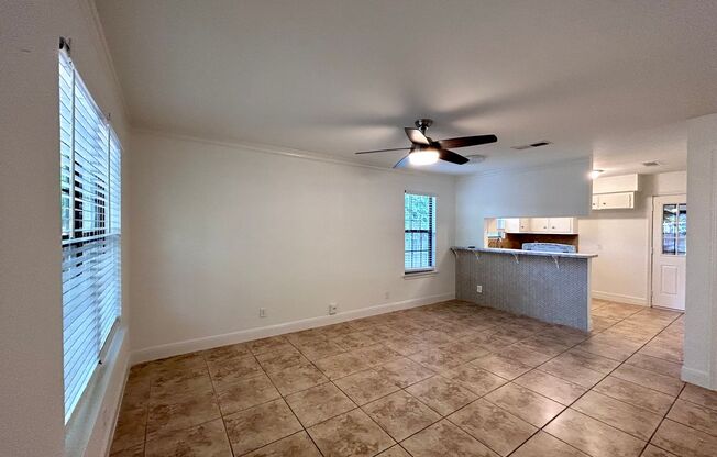 6200 Palm Circle 78741 | 3 Bed 1.5 Bath | $1725