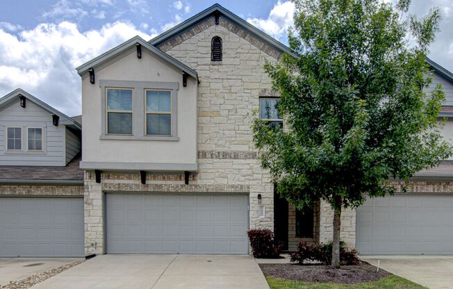 Meticulously cared for 3/2.5 home in Arbors at Turtle Rock move-in ready!