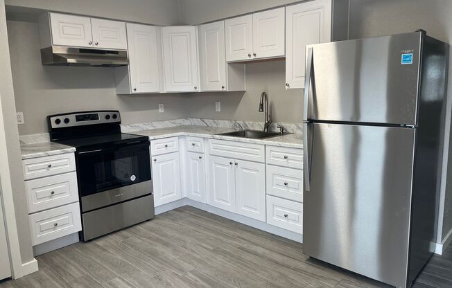 2 beds, 1 bath, 740 sqft, $1,225, Unit 2912 E Roeser Rd. #2
