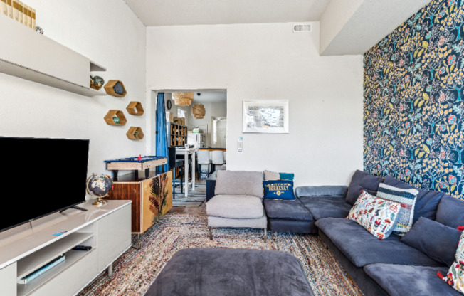 2221 Dwight Way