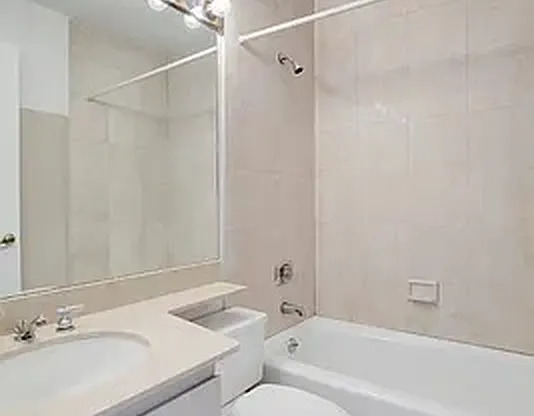 Studio, 1 bath, 550 sqft, $3,650, Unit 4D