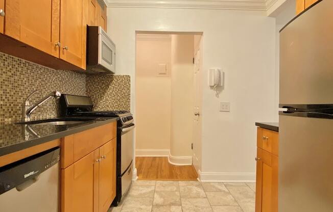 Studio, 1 bath, $3,500, Unit 3D