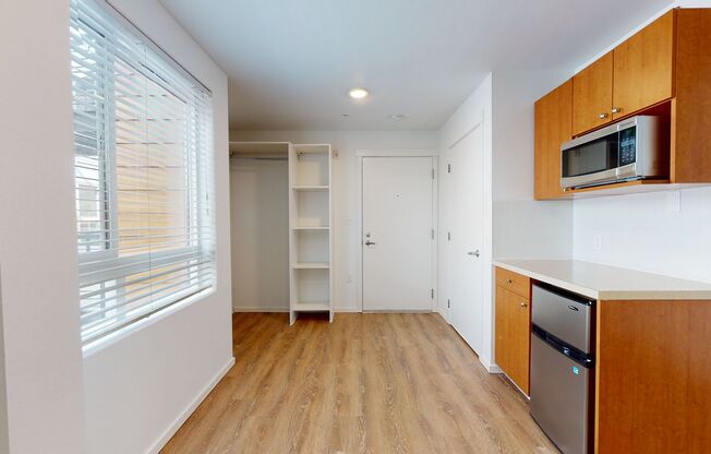 Studio, 1 bath, 176 sqft, $1,195, Unit 3420