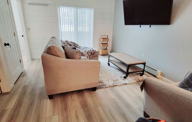 2 beds, 2 baths, 915 sqft, $2,575, Unit 4346-15