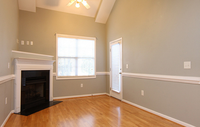 2 Bedroom Townhome with Loft & One Car Garage