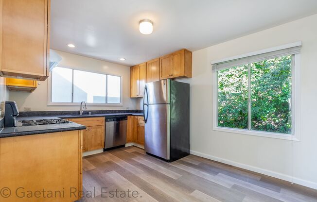 3 beds, 1 bath, $4,195, Unit # 713 R