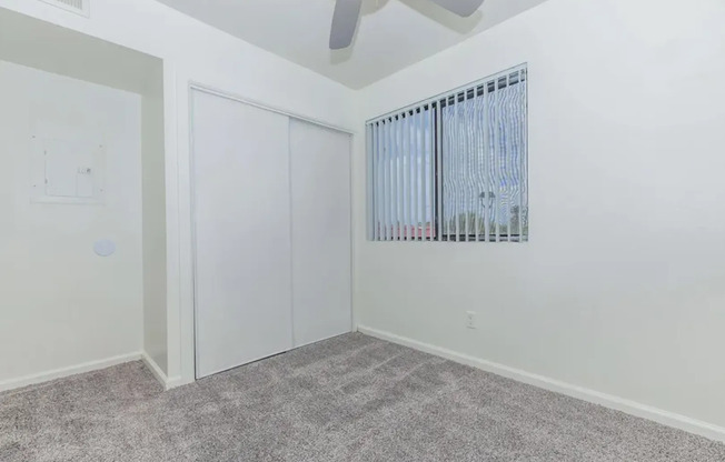 2 beds, 1 bath, 700 sqft, $1,025, Unit 297