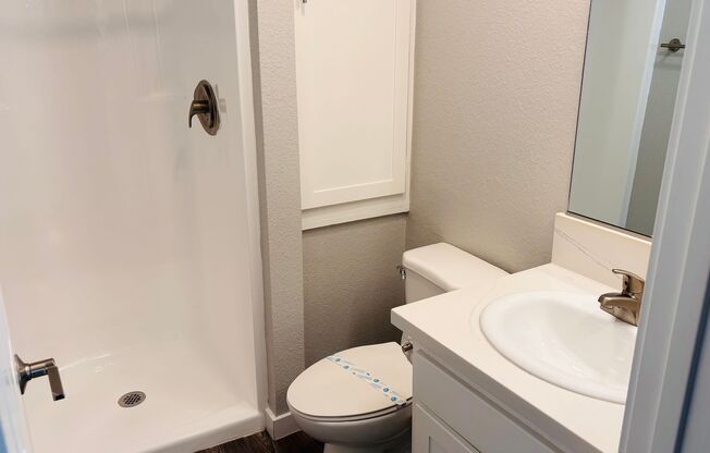 2 beds, 2 baths, 919 sqft, $2,580, Unit F24