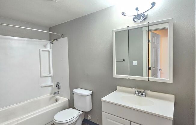 2 beds, 1 bath, 594 sqft, $1,095, Unit 22