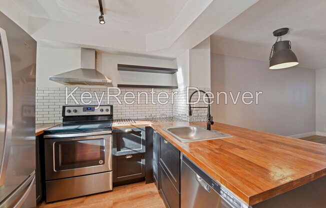 2 beds, 2 baths, 1,050 sqft, $1,725, Unit Apt 208
