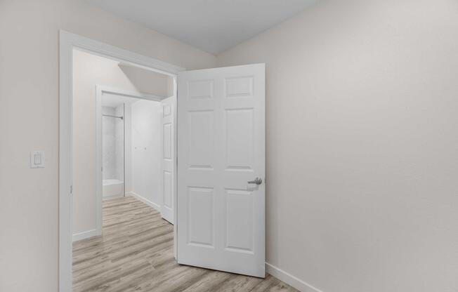 Studio, 1 bath, 404 sqft, $1,700