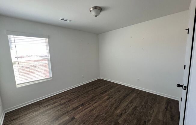 3 beds, 2 baths, $1,499