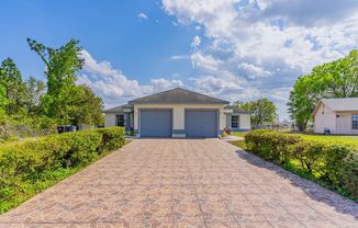 Modern 3/2 Duplex! Move-In Special – $200 OFF!