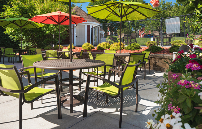 Bass Lake Hills Townhomes - Clubhouse Patio