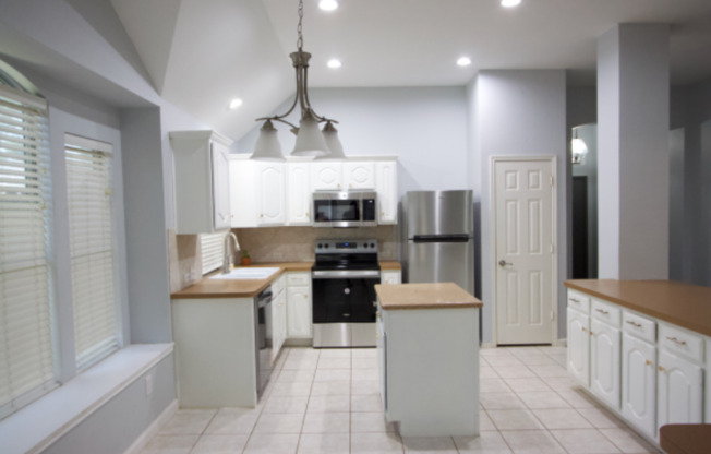 3605 VILLANOVA