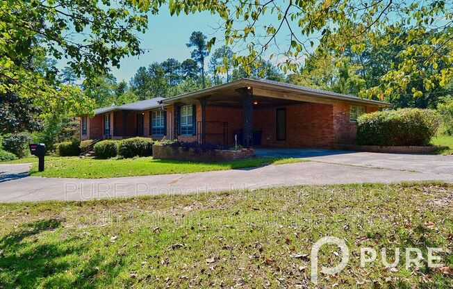 1631 FAIRLANE DR
