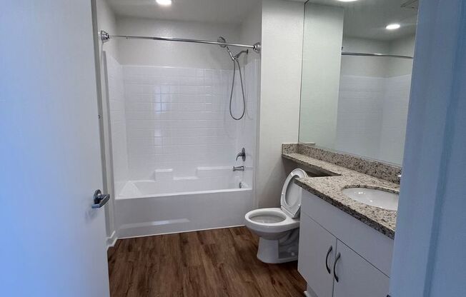 2 beds, 2 baths, 901 sqft, $3,550, Unit 204 P