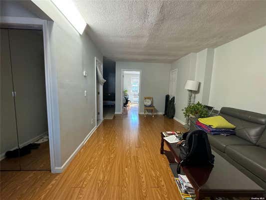 2 beds, 1 bath, 880 sqft, $2,700, Unit 2FL