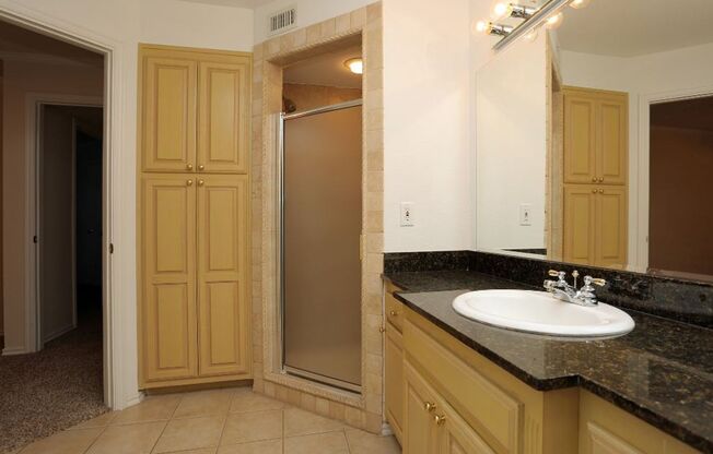 2 beds, 2 baths, 1,290 sqft, $1,349, Unit 25