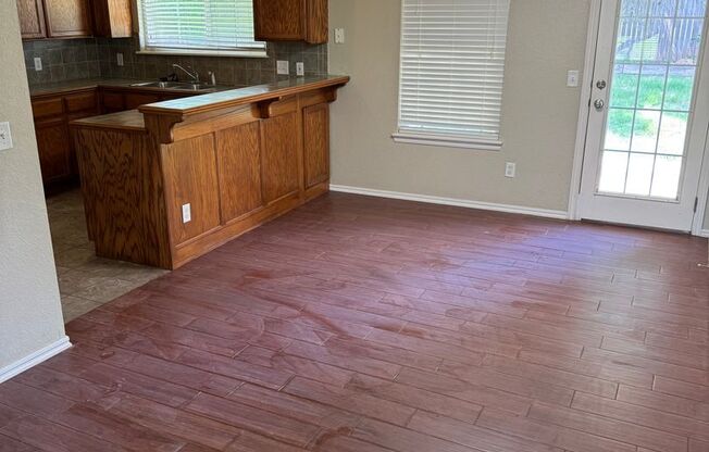 3 bedroom 2 bath home close to campus