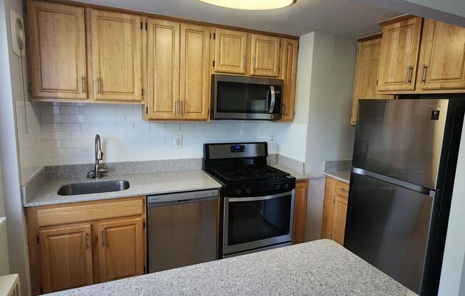 1 bed, 1 bath, 663 sqft, $1,995, Unit D-05