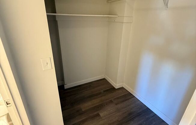 Studio, 1 bath, 400 sqft, $850, Unit #114