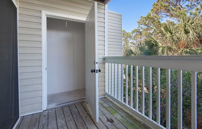 Cozy 2B/2B Unfurnished Condo near Beach in the Heart of Destin!