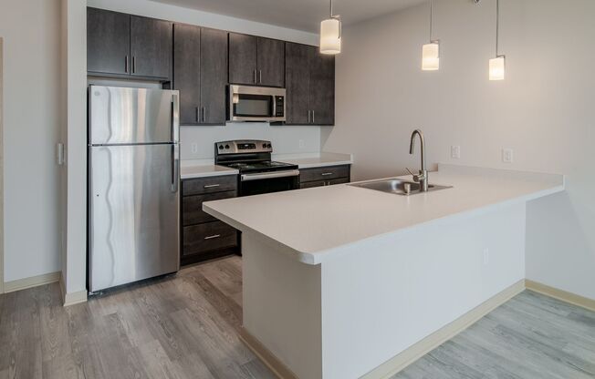 1 bed, 1 bath, 676 sqft, $1,575, Unit 412