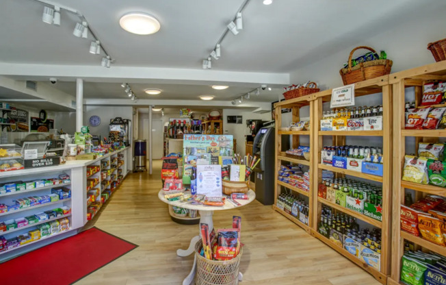 2 beds, 2 baths, 1,000 sqft, $2,525, Unit 1910HY-104