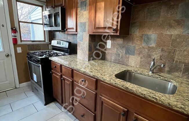 3 beds, 1 bath, $1,450