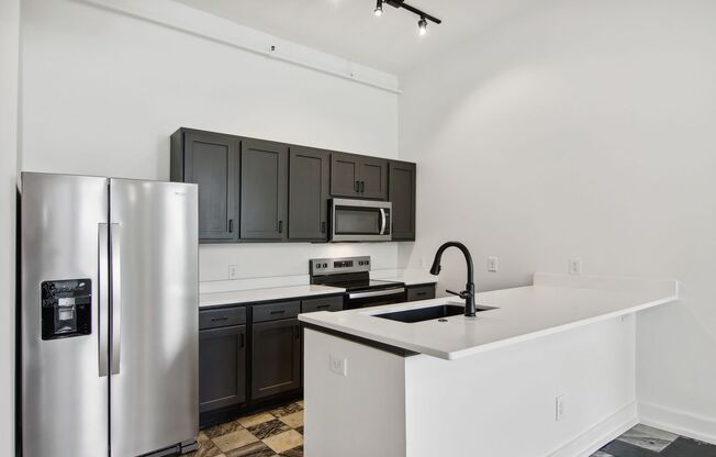 1 bed, 1 bath, 1,100 sqft, $1,595, Unit 17