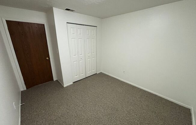 3 beds, 1 bath, 810 sqft, $1,690, Unit 732 S. Millvale Ave. #C2