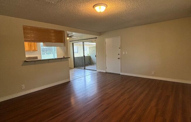 2 beds, 1 bath, 925 sqft, $2,075