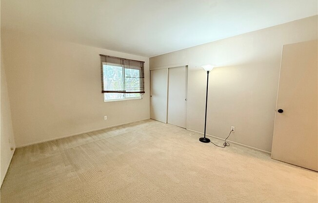 2 beds, 1.5 baths, 982 sqft, $2,750, Unit B