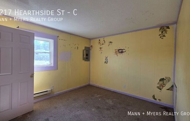 1217 HEARTHSIDE ST