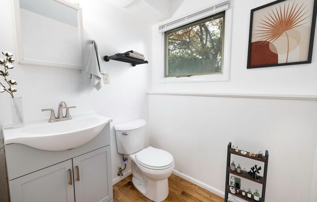 2 bedroom 1 bath close to downtown