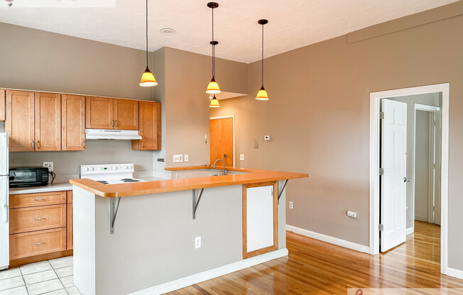 493 MASSACHUSETTS AVE