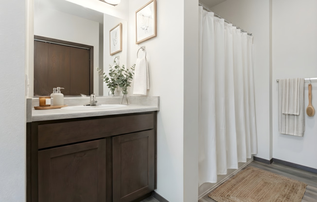 1 bed, 1 bath, 726 sqft, $1,325, Unit B-206