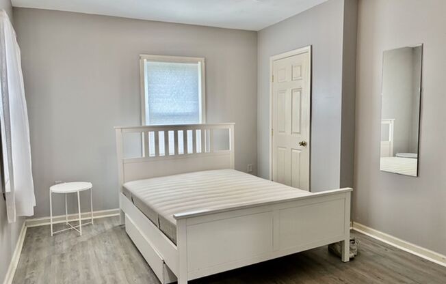 2 beds, 1 bath, 964 sqft, $1,400, Unit #3