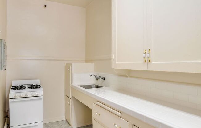 Studio, 1 bath, $1,525, Unit 312