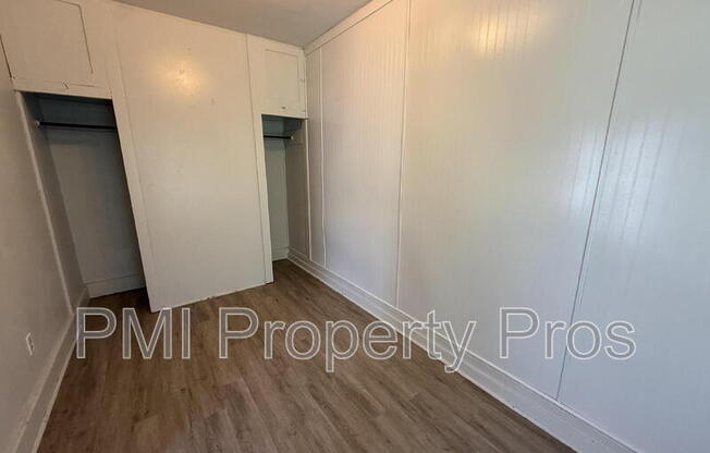2439 A N WILLIAM FINLAYSON REAR HOUSE DR