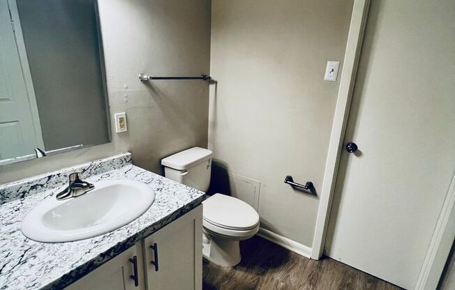 2 beds, 1.5 baths, 990 sqft, $999, Unit 4420-H