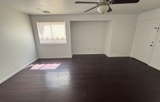Charming 3-Bedroom Home with Modern Comfort in Prime Las Vegas Location