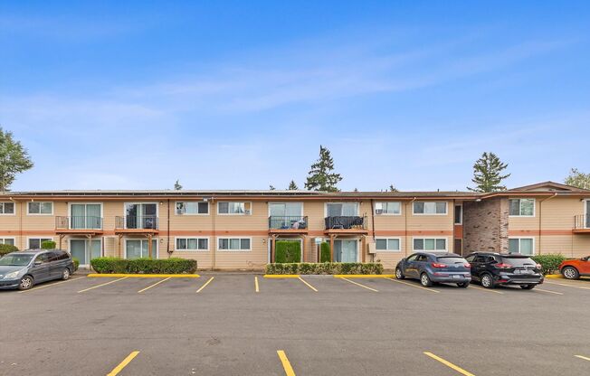 Studio, 1 bath, 450 sqft, $1,050, Unit 15-A